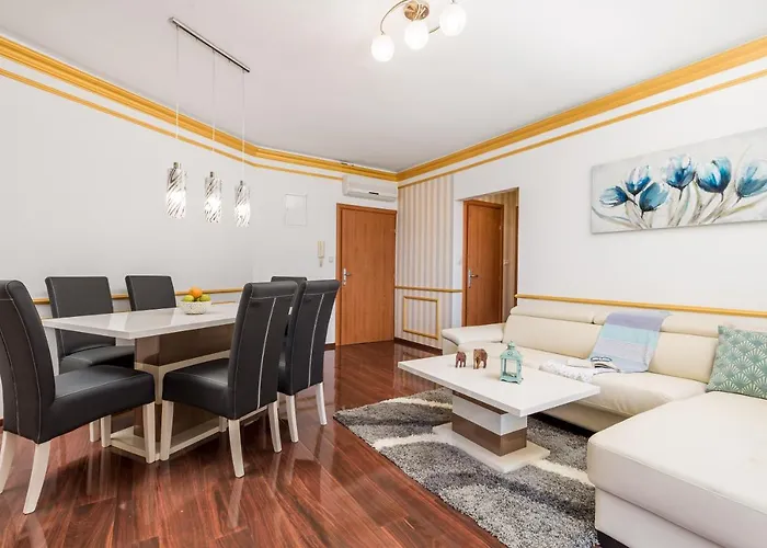 All For You - With A Swimming Pool Apartment